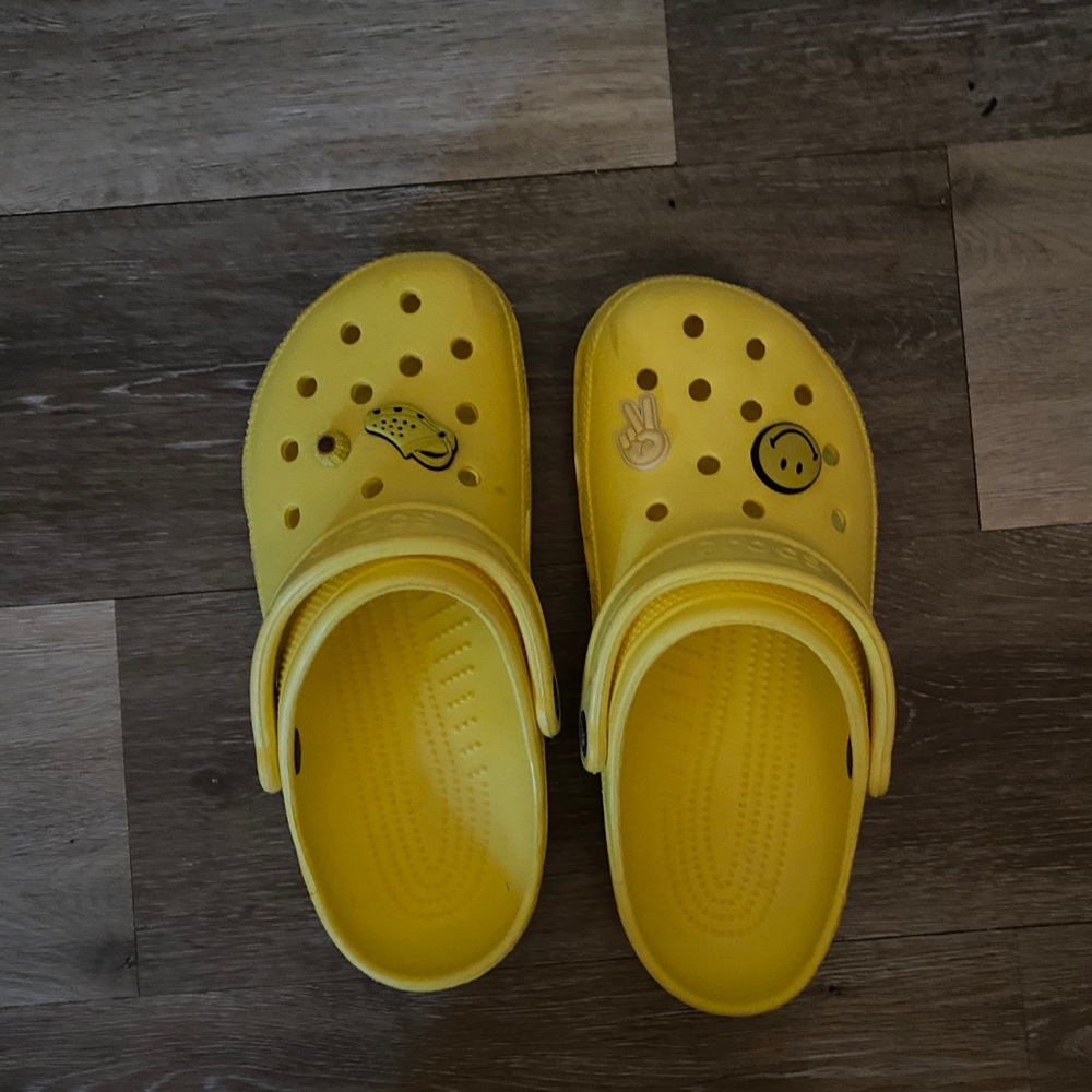 Only worn once yellow crocs